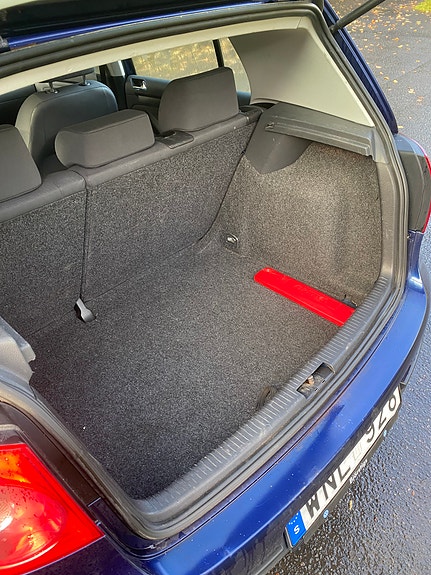 Volkswagen Golf V 2 of 7