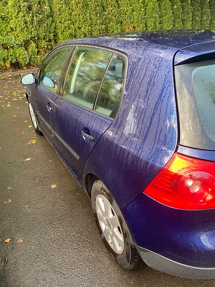 Volkswagen Golf V 3 of 7