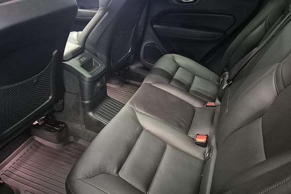Volvo XC60 18 of 22