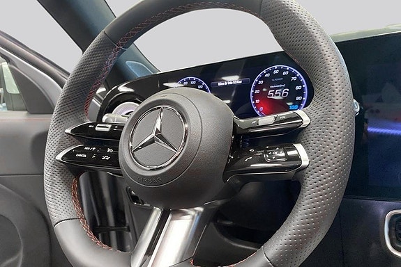 Mercedes-Benz GLB250+ 13 of 14