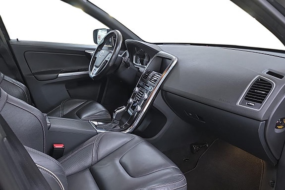 Volvo XC60 7 of 22