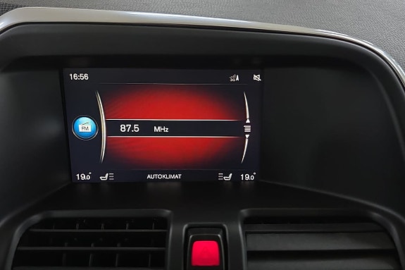 Volvo XC60 15 of 22