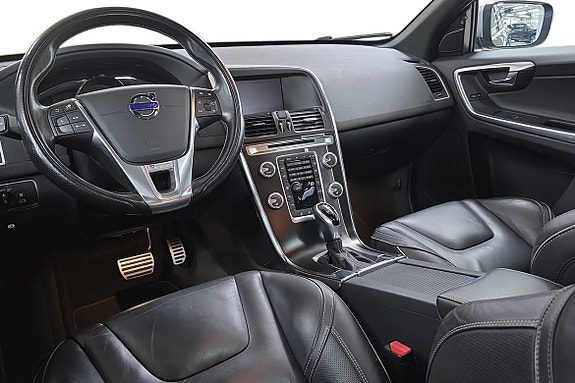 Volvo XC60 10 of 22