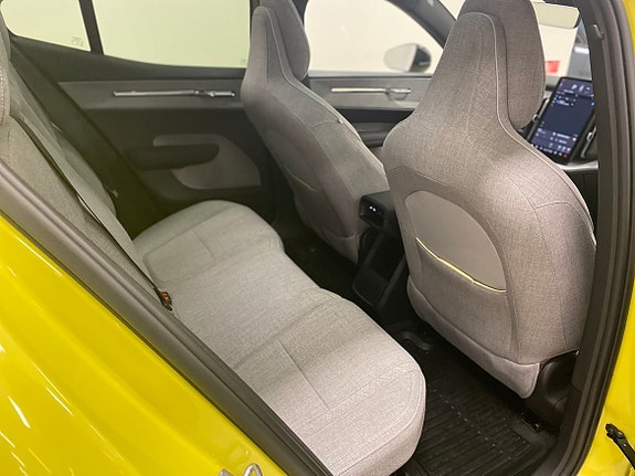 Volvo EX30 16 of 27