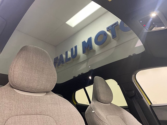 Volvo EX30 13 of 27