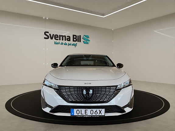 Peugeot 308 SW 2 of 11