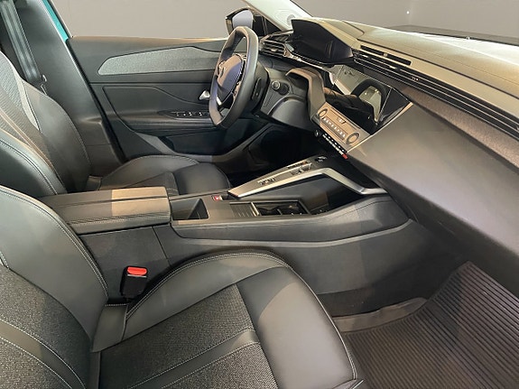 Peugeot 308 SW 11 of 11