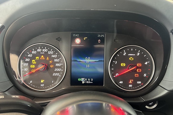 Mercedes-Benz T160 d 8 of 18