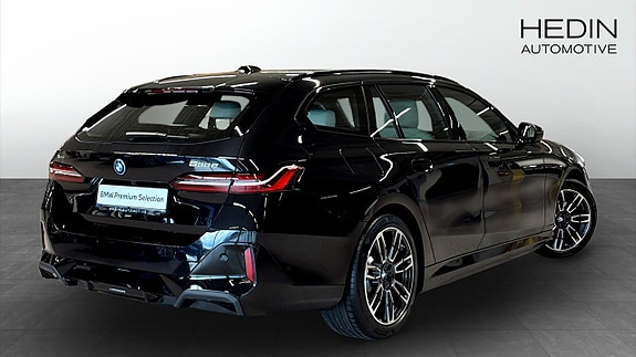 BMW 530e 2 of 9