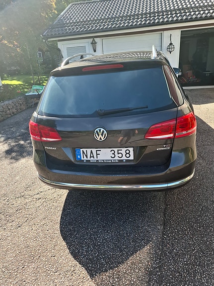 Volkswagen Passat 4 of 8