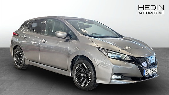 Nissan Leaf 3 of 12
