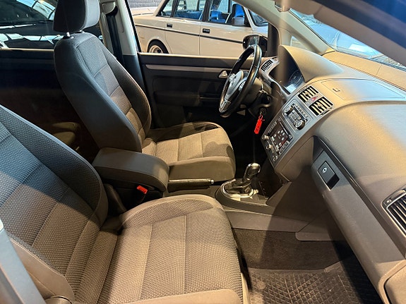 Volkswagen Touran 13 of 15