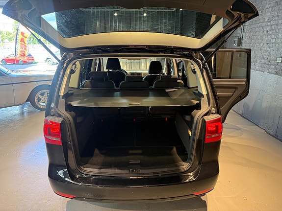 Volkswagen Touran 8 of 15