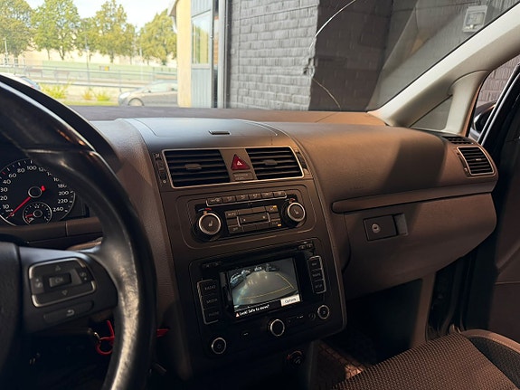 Volkswagen Touran 11 of 15