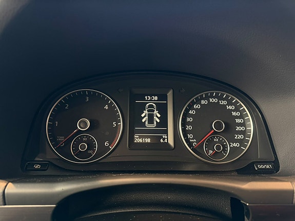 Volkswagen Touran 10 of 15