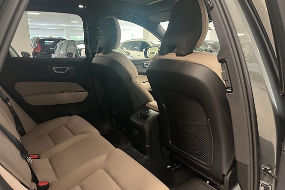 Volvo XC60 7 of 9