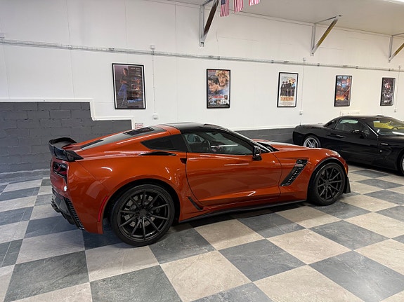 Chevrolet Corvette 13 of 30