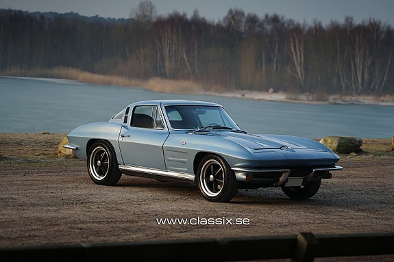 Chevrolet Corvette 20 of 22