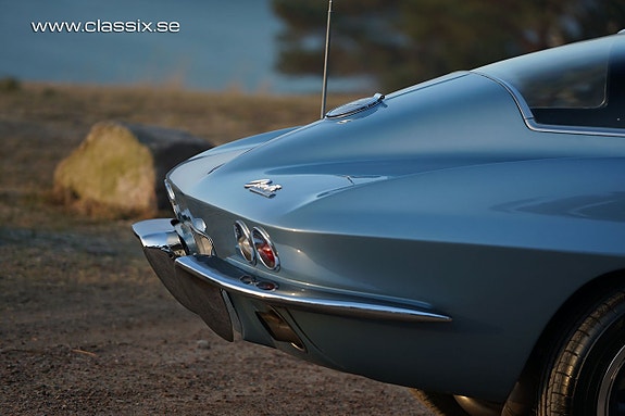 Chevrolet Corvette 6 of 22