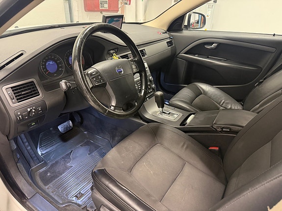 Volvo V70 7 of 15