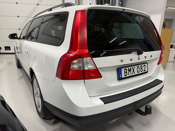 Volvo V70 4 of 15