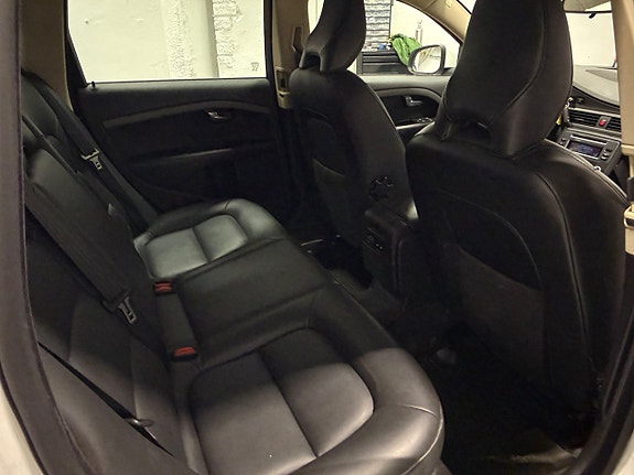 Volvo V70 12 of 15