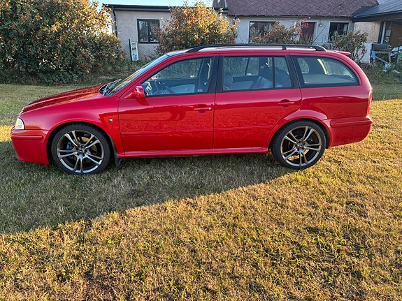 Skoda Octavia 2 of 11
