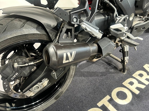 BMW S1000XR /LeoVincé/ConnectedNavigator/1025 mil 13 of 16