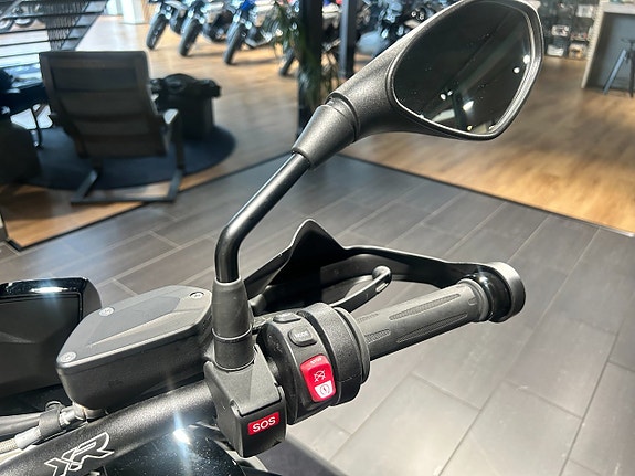 BMW S1000XR /LeoVincé/ConnectedNavigator/1025 mil 8 of 16