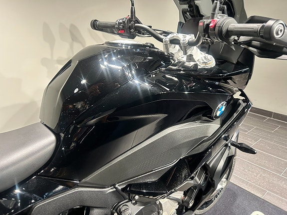 BMW S1000XR /LeoVincé/ConnectedNavigator/1025 mil 11 of 16