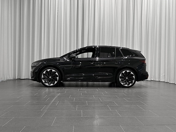Skoda Enyaq 2 of 18