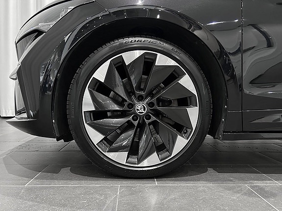 Skoda Enyaq 5 of 18