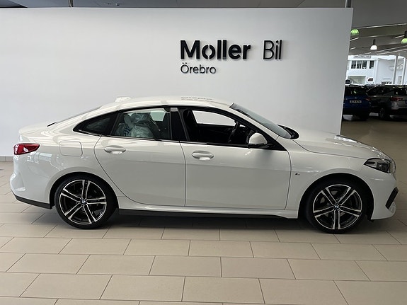 BMW 218 4 of 18