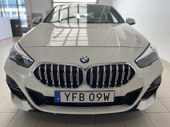 BMW 218 3 of 18