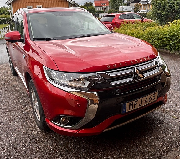 Mitsubishi Outlander 2 of 11