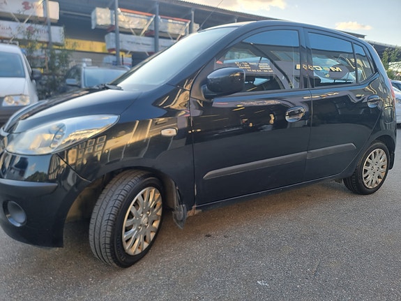 Hyundai i10 4 of 8