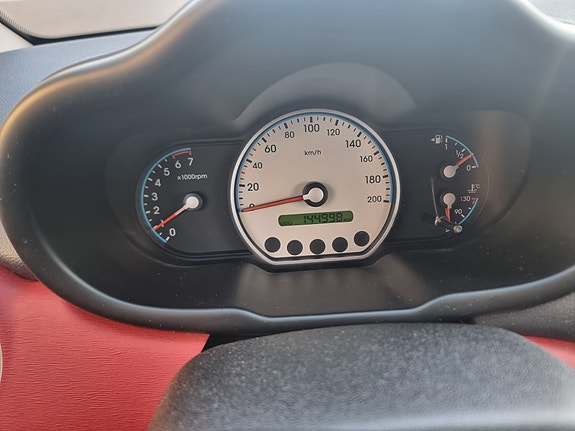 Hyundai i10 5 of 8