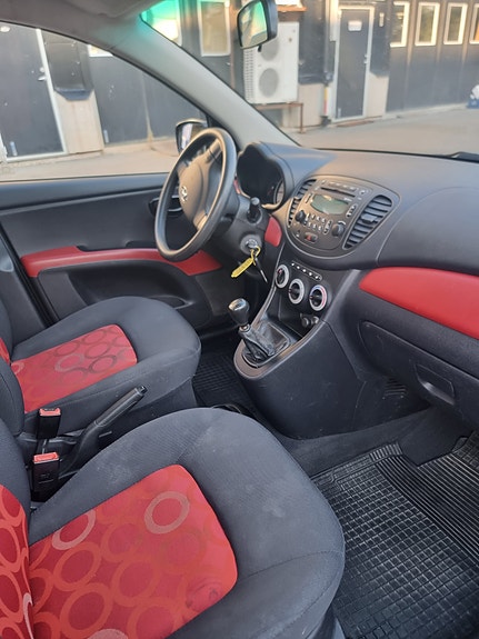 Hyundai i10 6 of 8