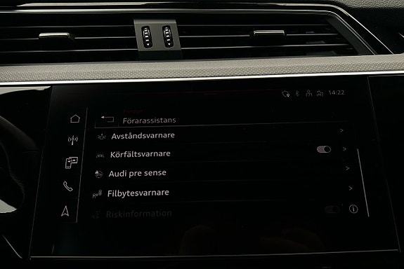 Audi Q8 e-tron 23 of 28
