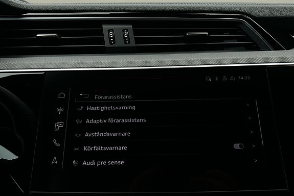 Audi Q8 e-tron 24 of 28