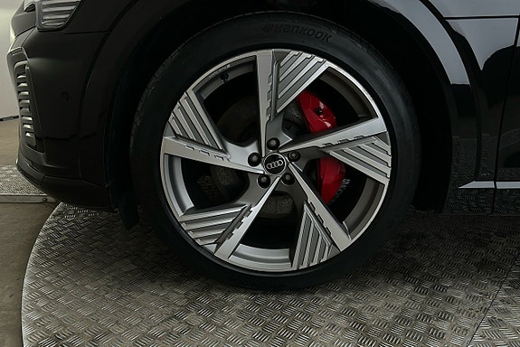 Audi Q8 e-tron 12 of 28