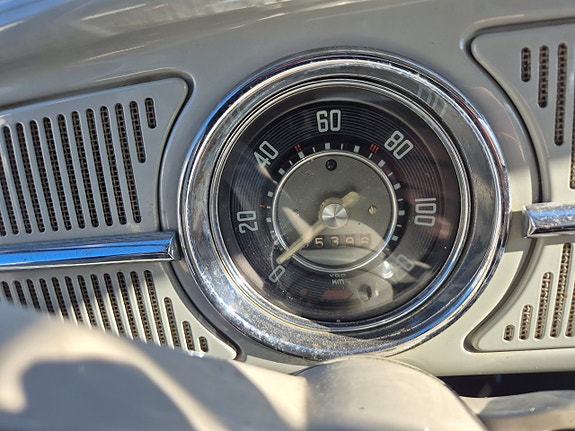 Volkswagen 1200 20 of 23