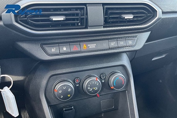 Dacia Sandero 12 of 21