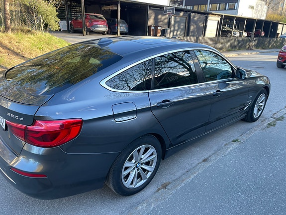 BMW 320d 12 of 14
