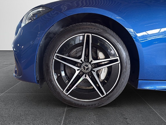 Mercedes-Benz C300 e 16 of 17