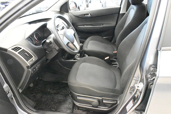 Hyundai i20 12 of 16