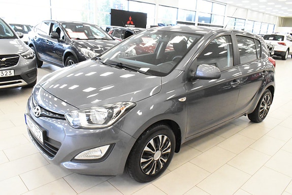 Hyundai i20 2 of 16