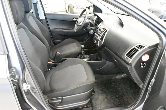 Hyundai i20 7 of 16