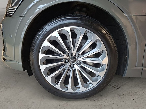Audi Q8 6 of 10