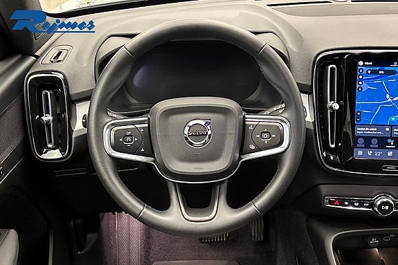 Volvo XC40 9 of 21